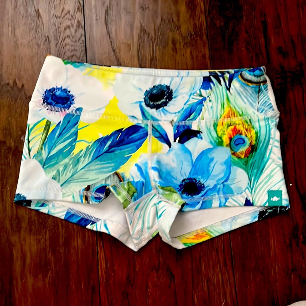 Wod bottom booty shorts, new without tags